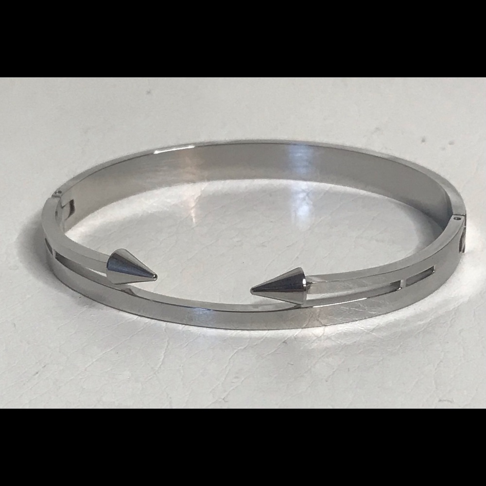 ❌SOLD!❌ Bracelet Double Pointed cone Bangle - Picture 1 of 5
